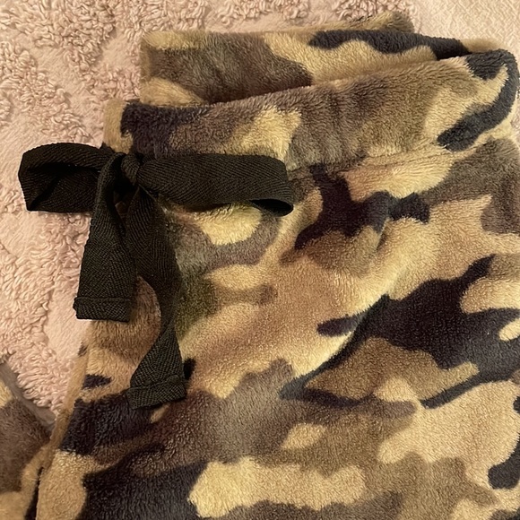 Fleece Camouflage Lounge Bottoms - Picture 2 of 7